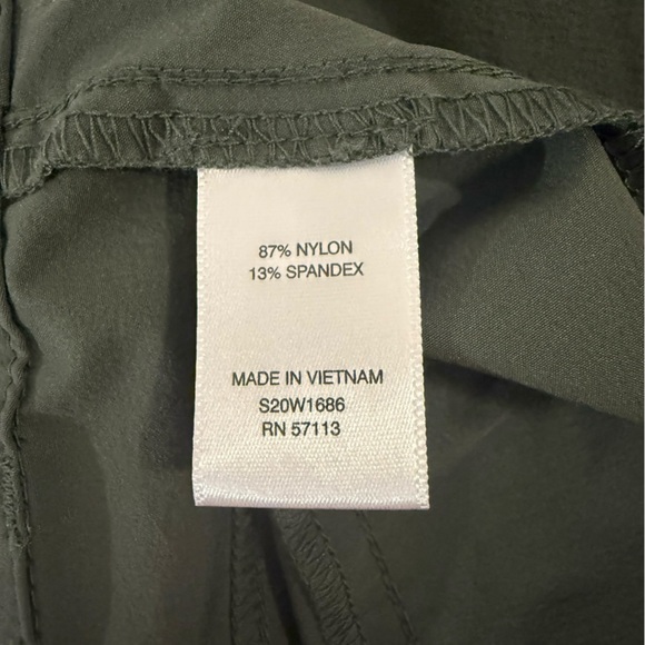 Eastern Mountain Sports Women’s Green Hiking Shorts Nylon Spandex Size 14 - Picture 4 of 9